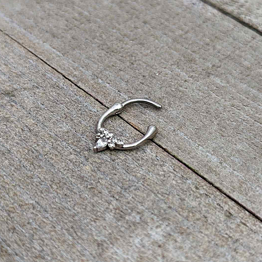 16G 5/16 Clear Gem Bee Glamour Cartilage Clicker